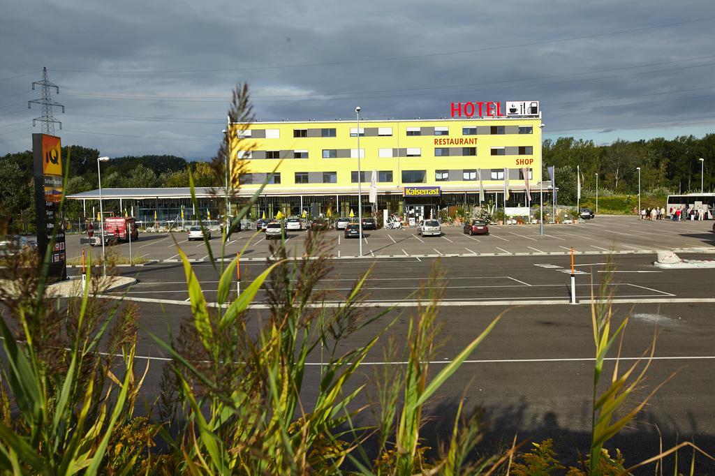 Kaiserrast Stockerau Exterior foto