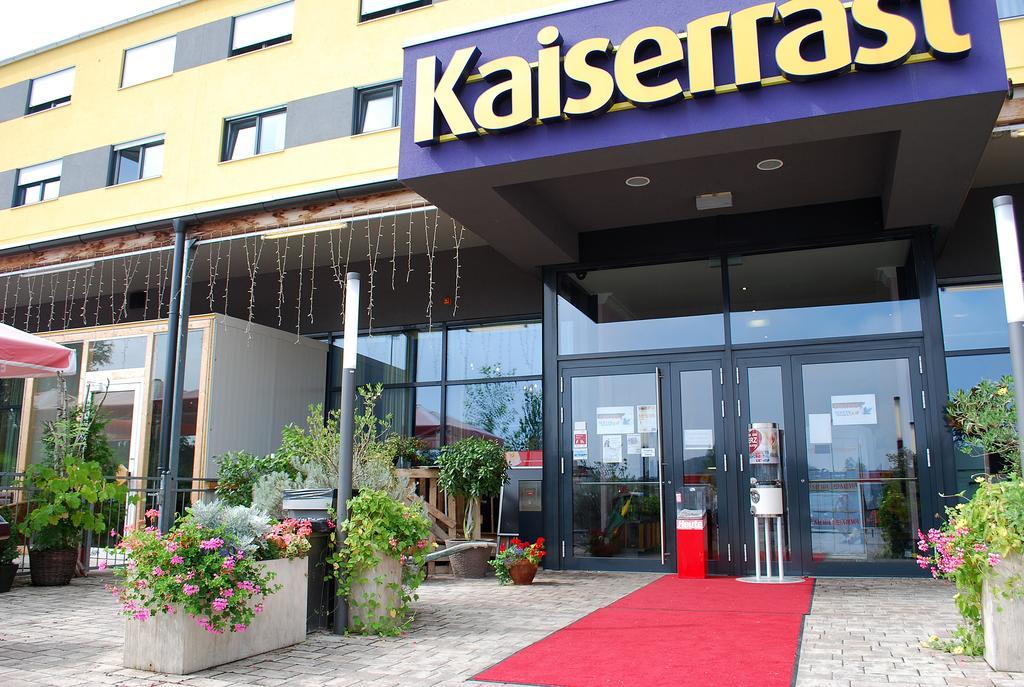 Kaiserrast Stockerau Exterior foto